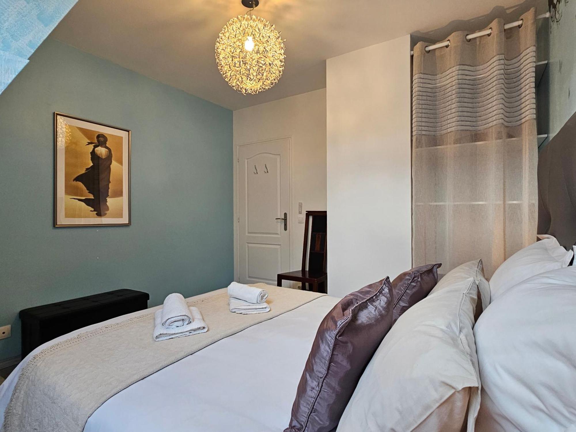 Comme A La Maison Couffy Bagian luar foto